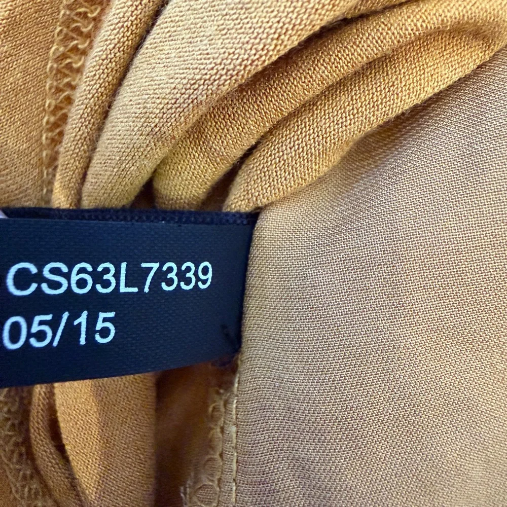 The Limited Women’s Mustard Yellow Sleeveless Keyhole Blouse Top Size Large - Picture 6 of 8